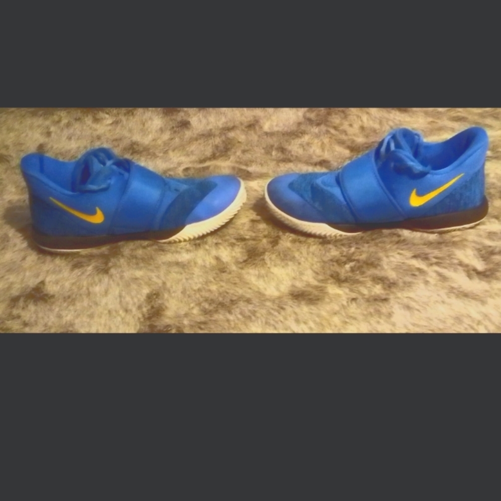 COPY - Nike shoes kids size 3y